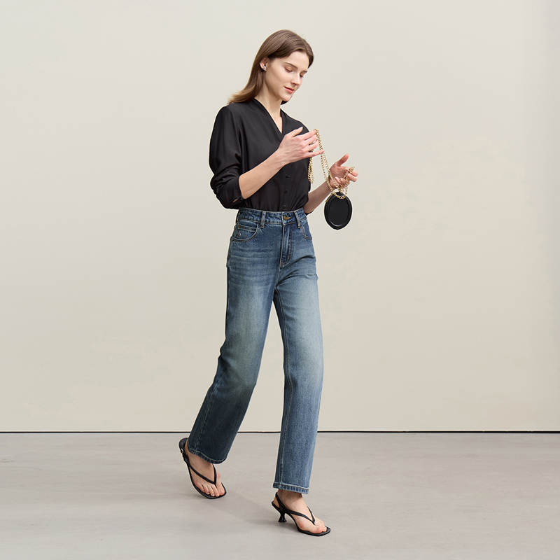 Calça Jeans Feminina Amii 2026 - Embroidery Effect avaliação e preço
