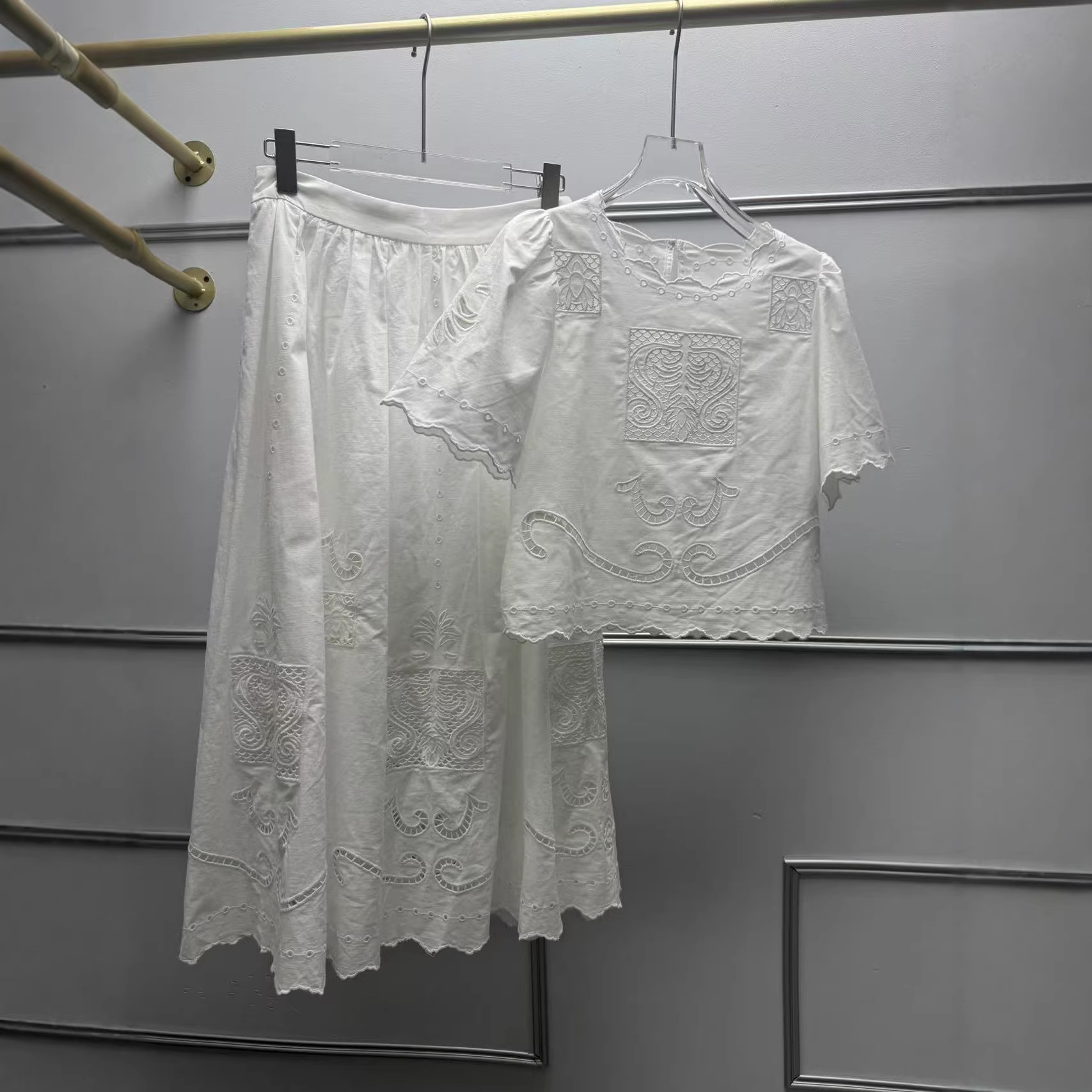 Conjunto Feminino de Camisa e  - Embroidery Effect avaliação e preço