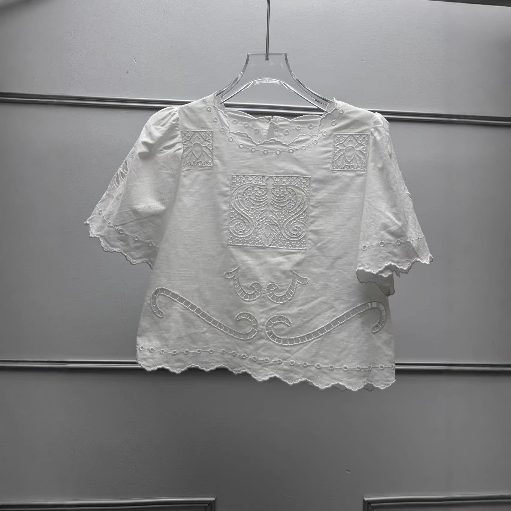 Conjunto Feminino de Camisa e  - Embroidery Effect avaliação e preço
