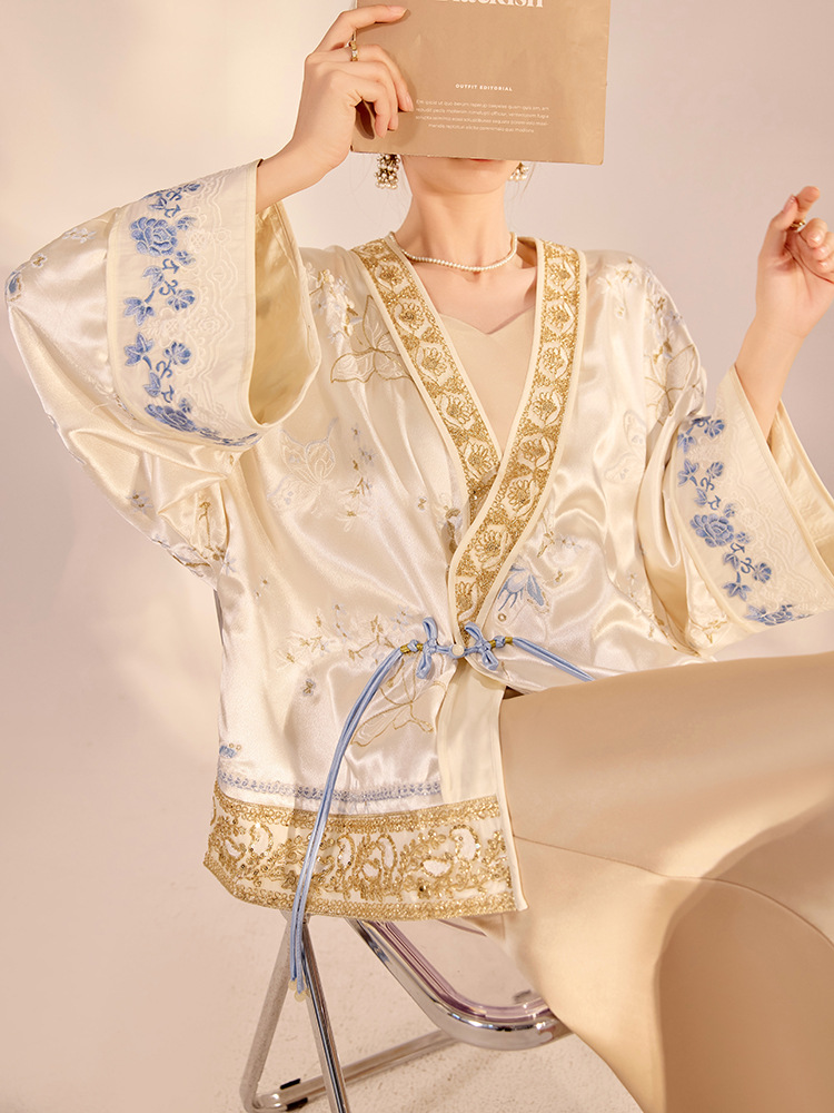 Jaqueta Feminina de Luxo com B - Embroidery Knit avaliação e preço