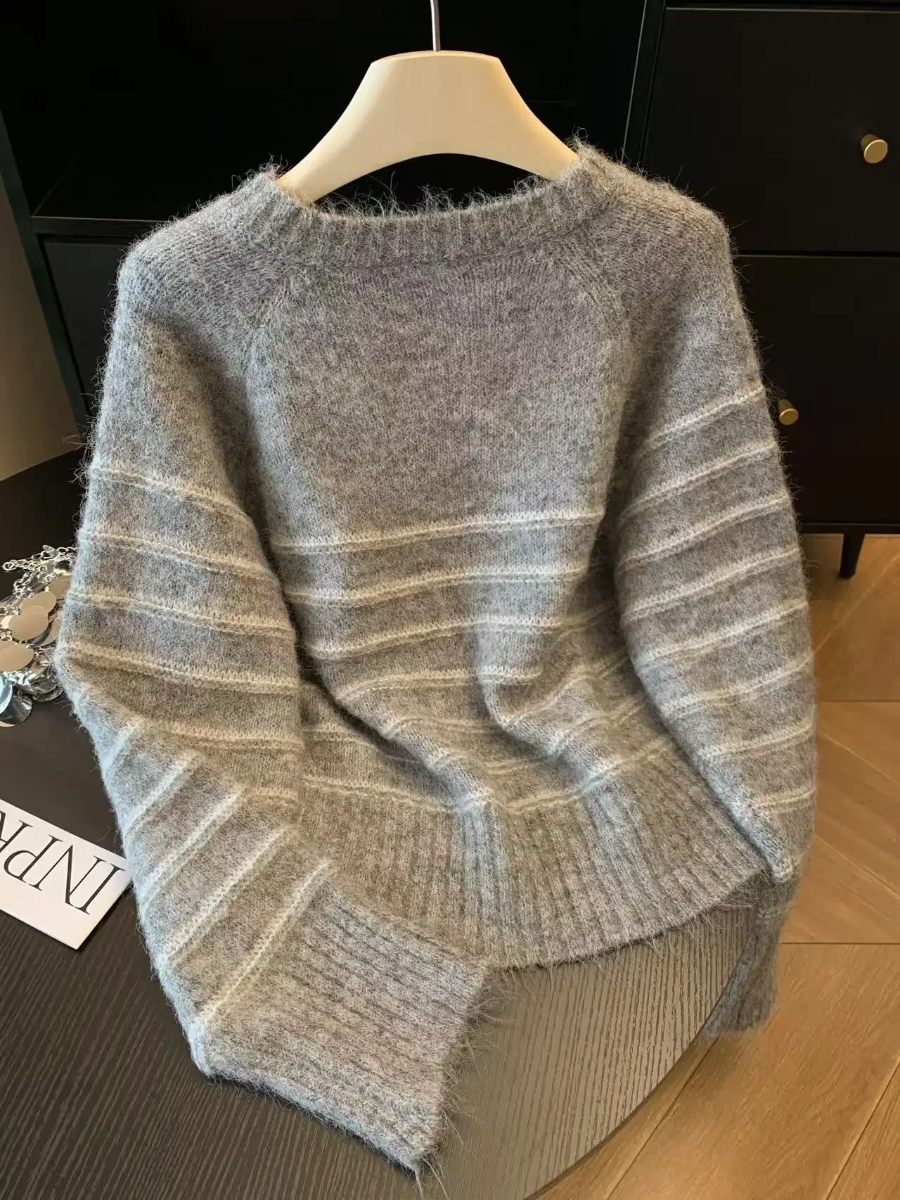 Suéter Feminino de Lã e Caxemi - Embroidery Knit avaliação e preço