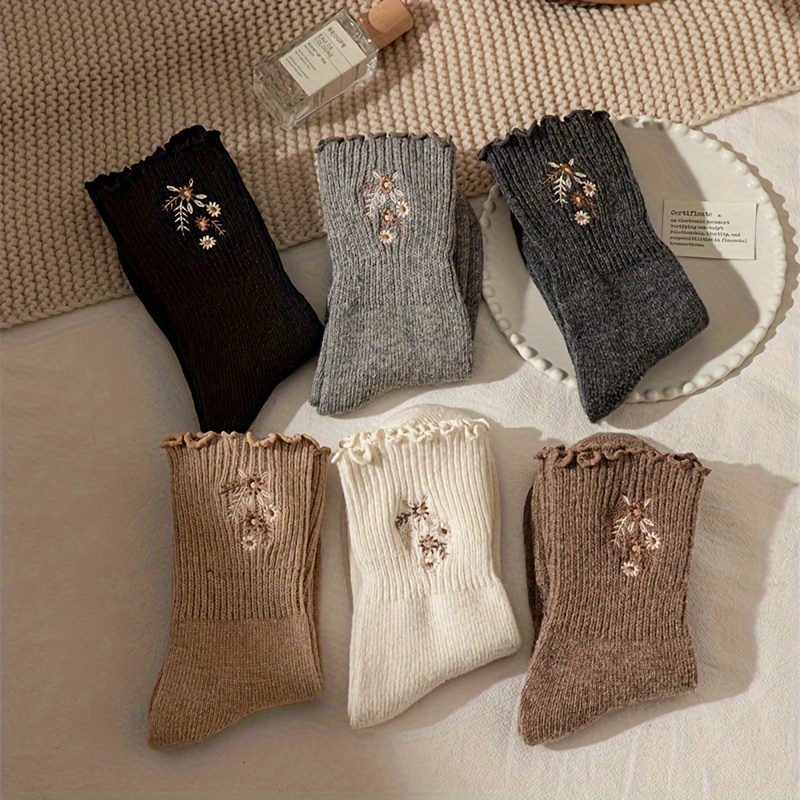 6 Pares de Meias Femininas de  - Embroidery On Socks avaliação e preço