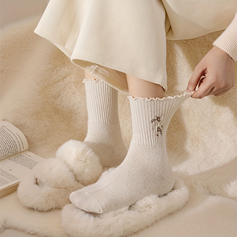 6 Pares de Meias Femininas de  - Embroidery On Socks avaliação e preço